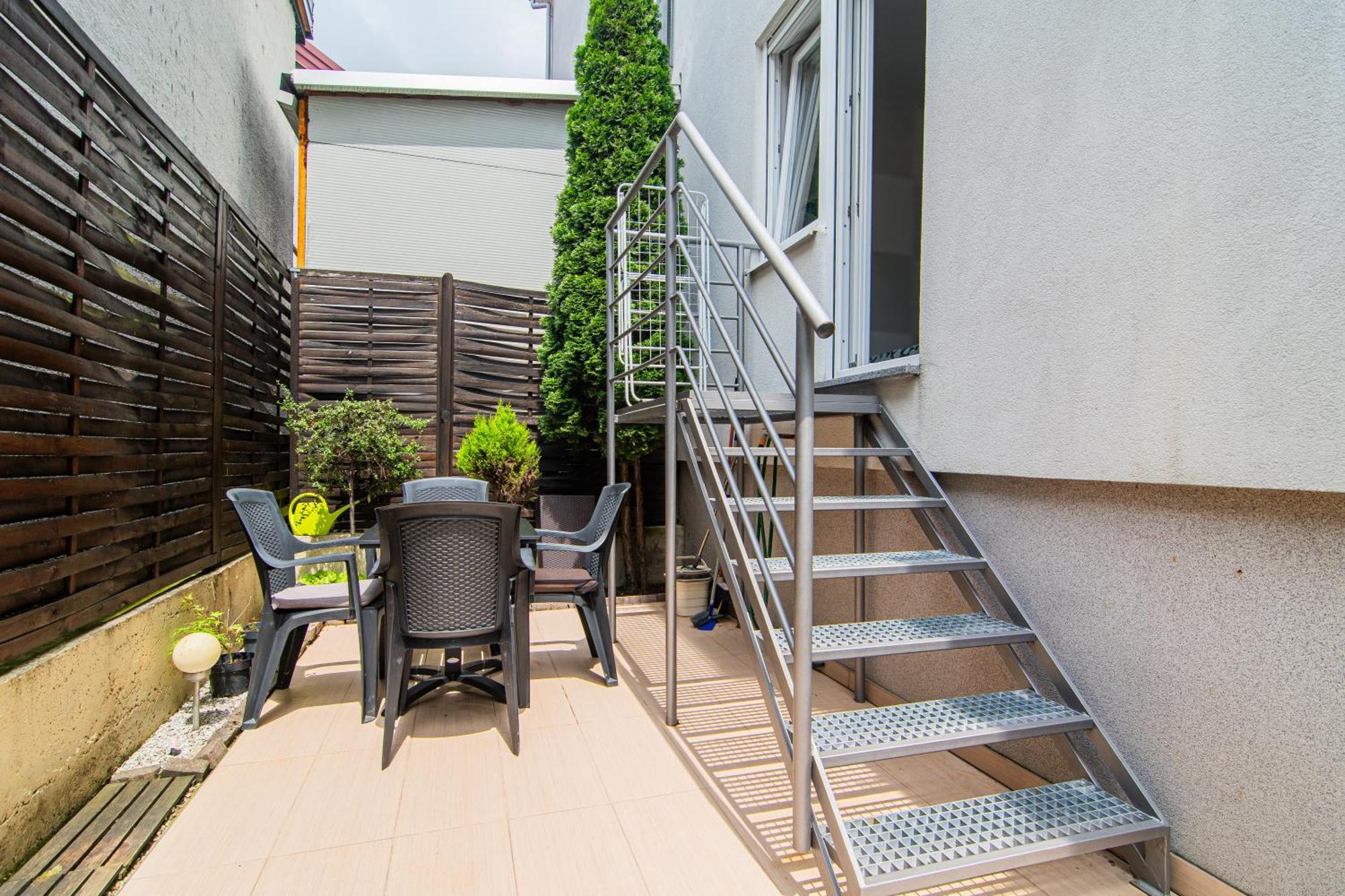 Flexible Selfcheckins 97 - Zagreb - Garden - Parking- Loggia - 2 Bedrooms Exterior photo